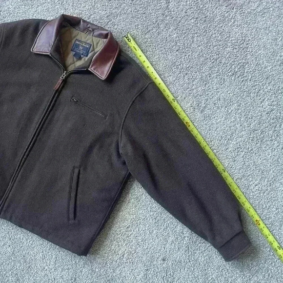 Woolrich Men's Brown Barn Chore Coat - Picture 14 of 16